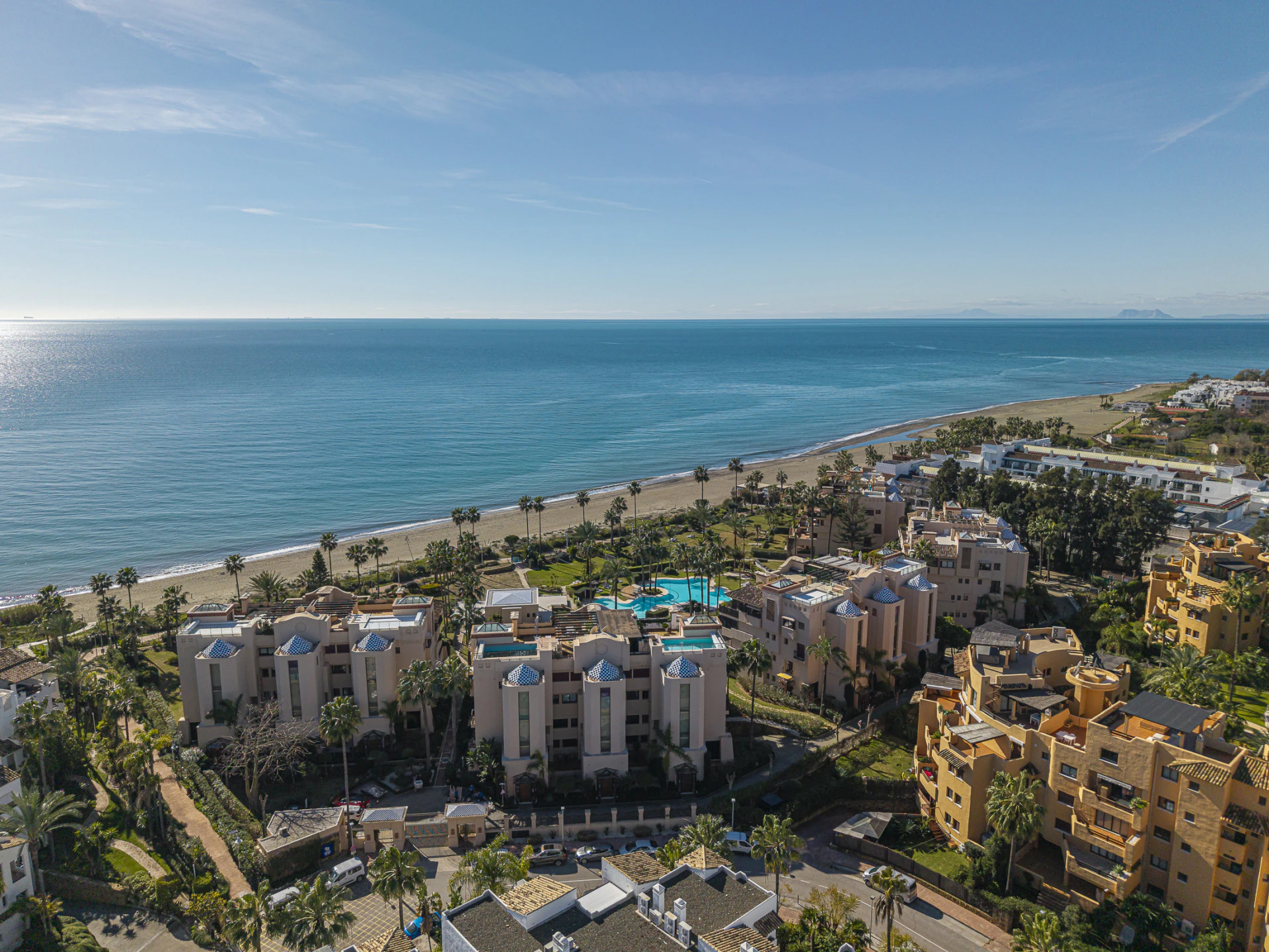 Apartamento à beira-mar renovado com vista para o mar