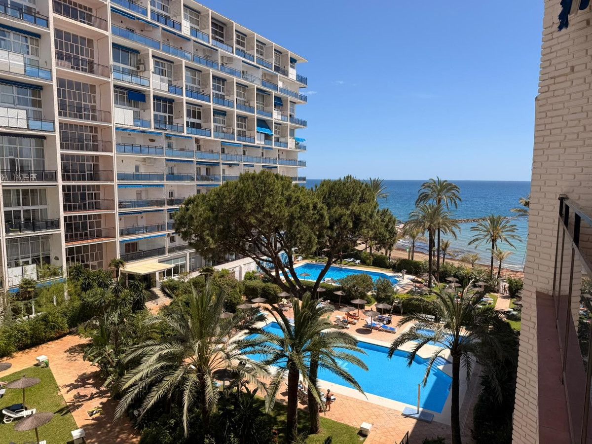 Middle Floor Apartment in Marbella