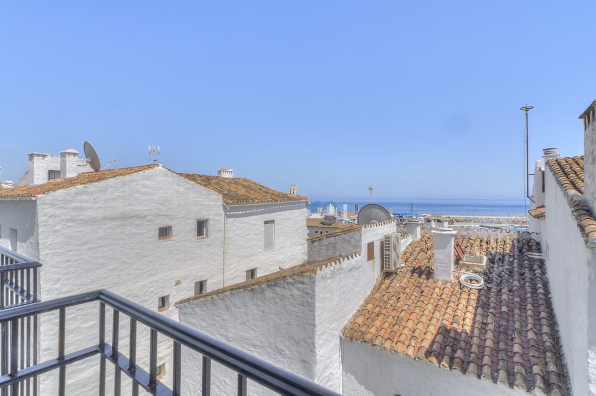 Middle Floor Apartment in Puerto Banús
