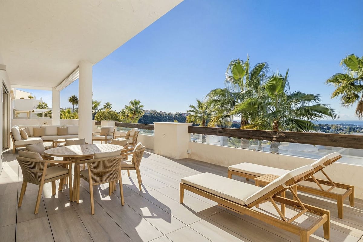 Middle Floor Apartment in Benahavís