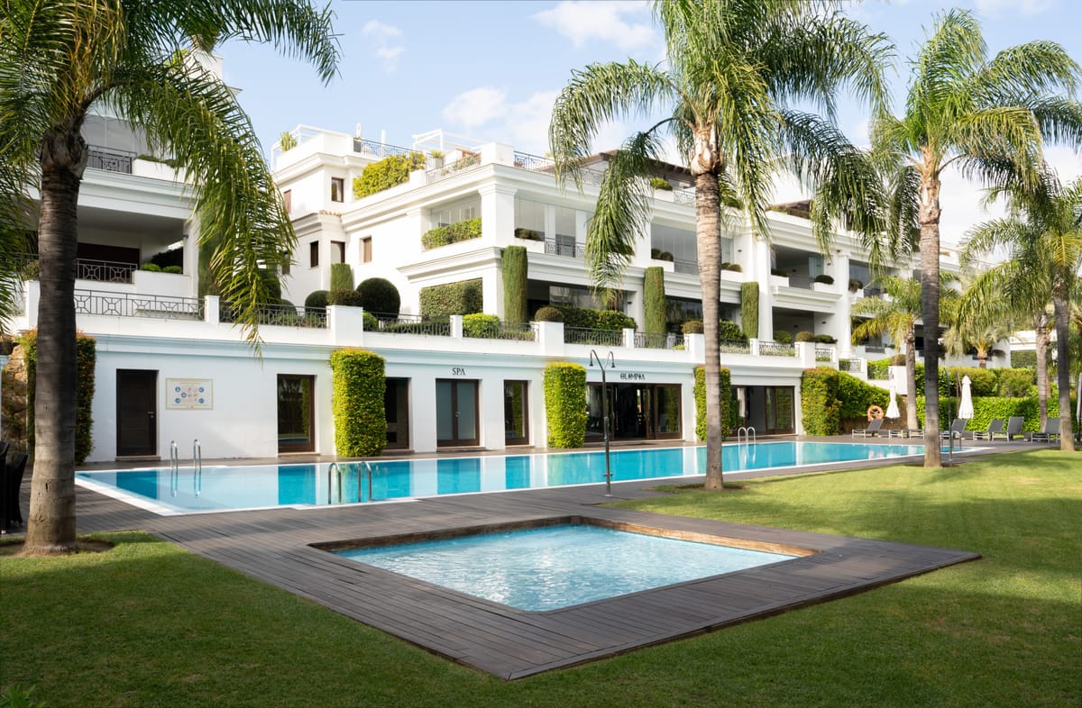 Exclusive Ground-Floor Apartment in Doncella Beach, Estepona
