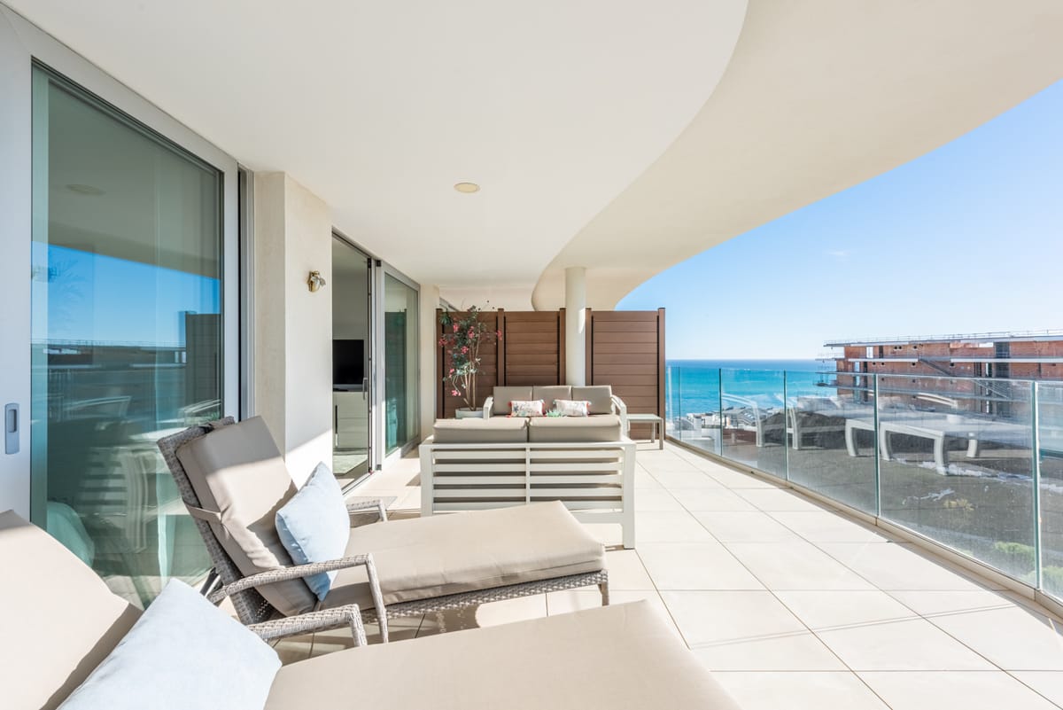 Stylish 2 bedrooms apartment with terrace and sea  views in Panoramica, El Higueron with Tourist Licence