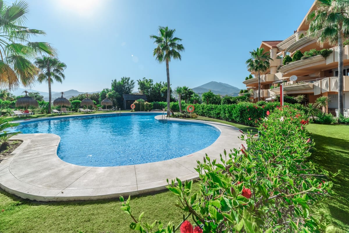 Sophisticated Ground-Floor Residence in Magna Marbella