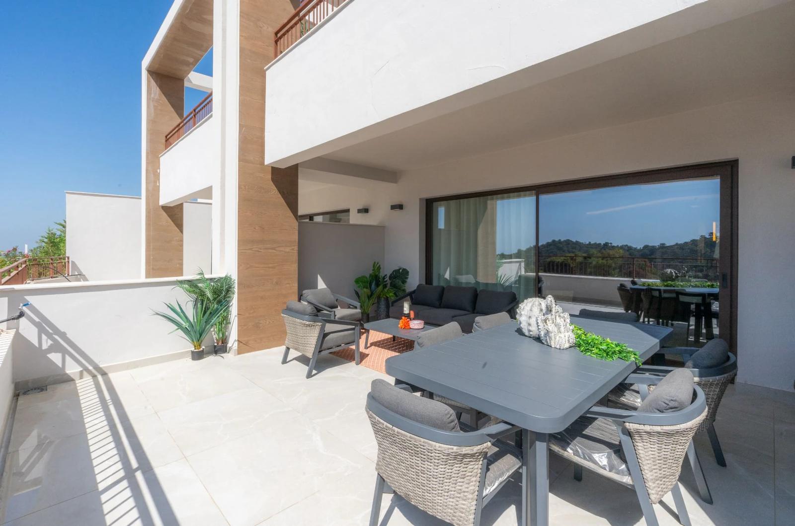 Apartments with Sea & Forest Views · Photo 3