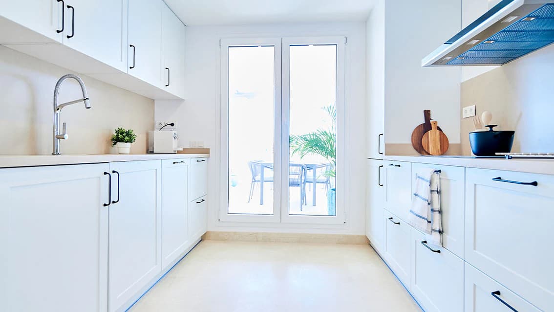 Key-Ready Apartments with Sea Views · Photo 5