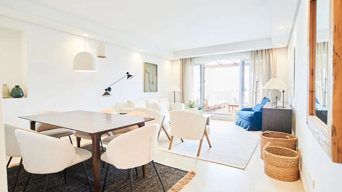Key-Ready Apartments with Sea Views · Photo 3