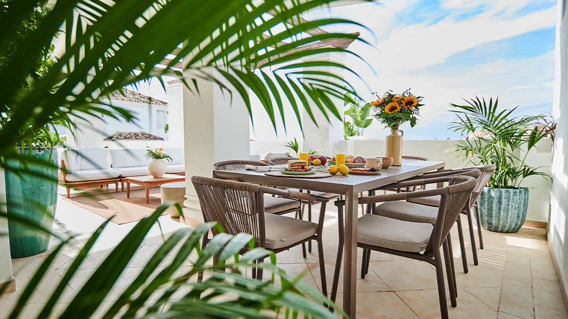 Key-Ready Apartments with Sea Views · Photo 6