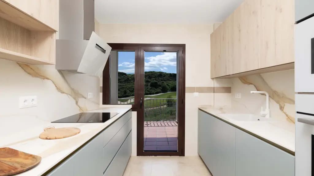 Frontline Golf Townhouses with Sea Views · Photo 5