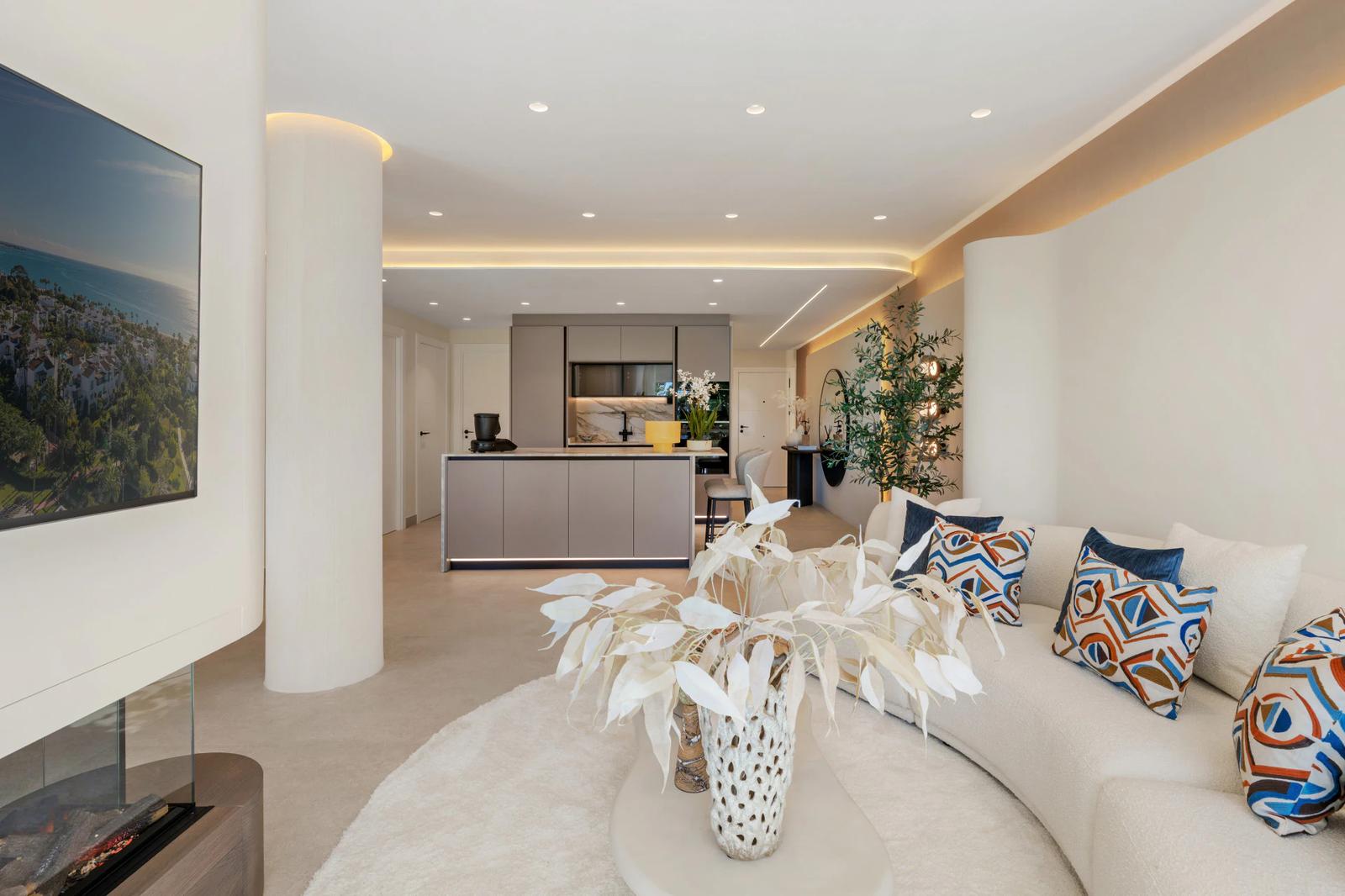 Beachfront Apartment with Private Garden · Photo 19