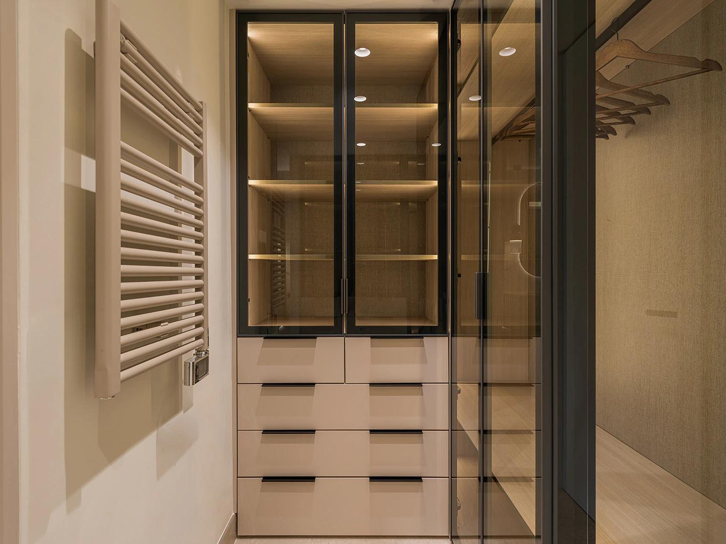 Frontline Beach Apartment with Large Terrace · Photo 33