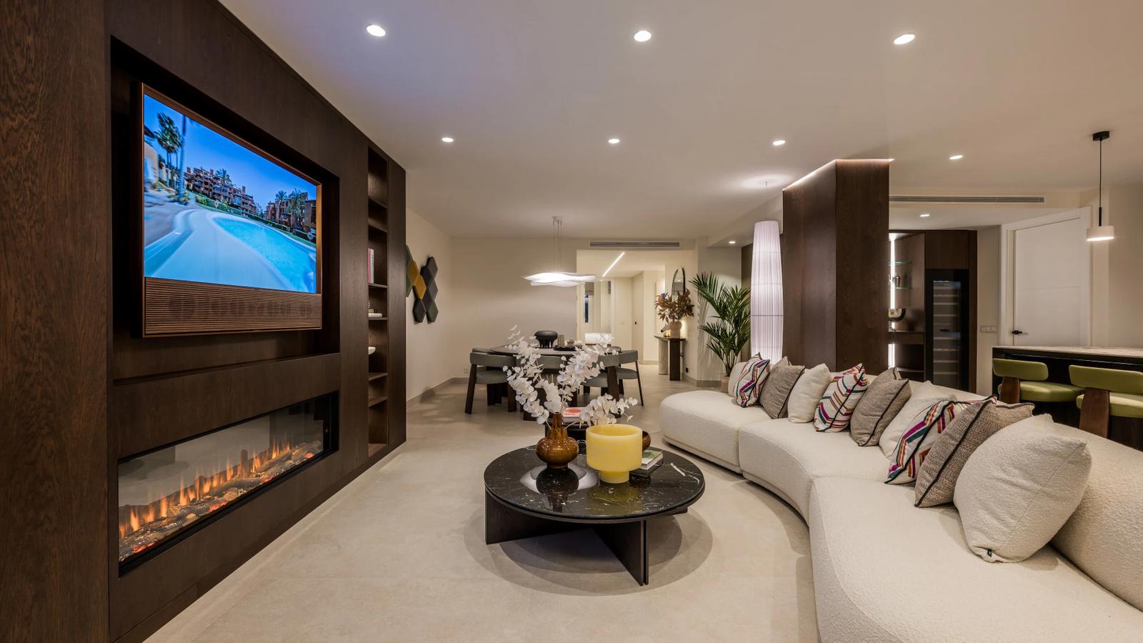 Beachfront Apartment with Sea Views · Photo 29