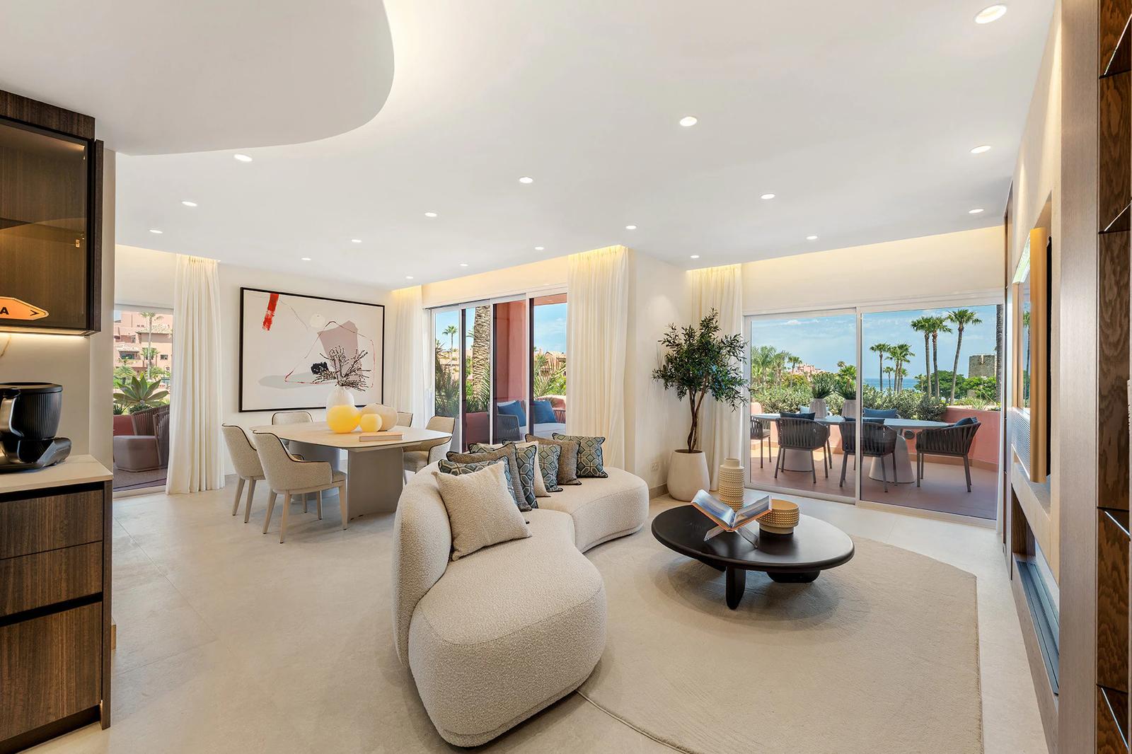 Renovated Beachfront Apartment with Three Terraces · Photo 18