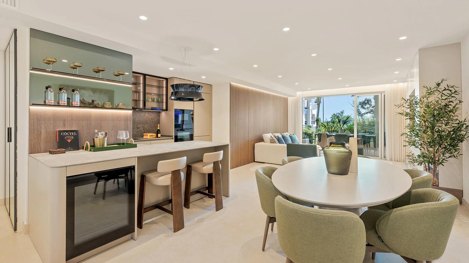 Renovated Beachfront Apartment · Photo 33