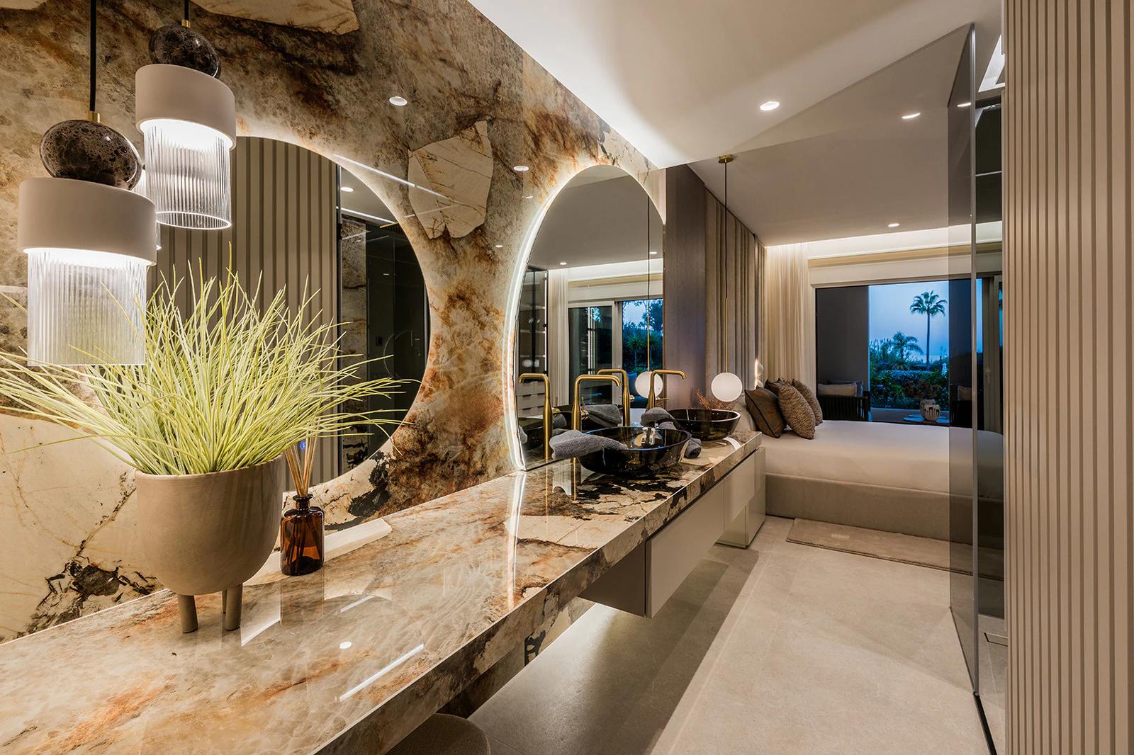 Renovated Beachfront Apartment · Photo 55