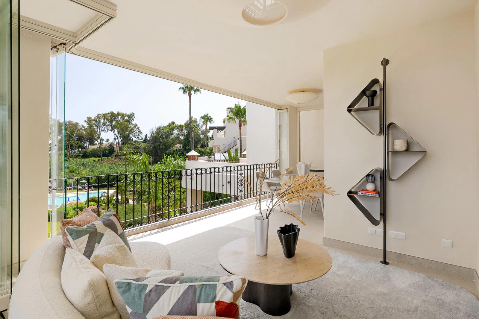 Renovated Beachfront Apartment · Photo 53