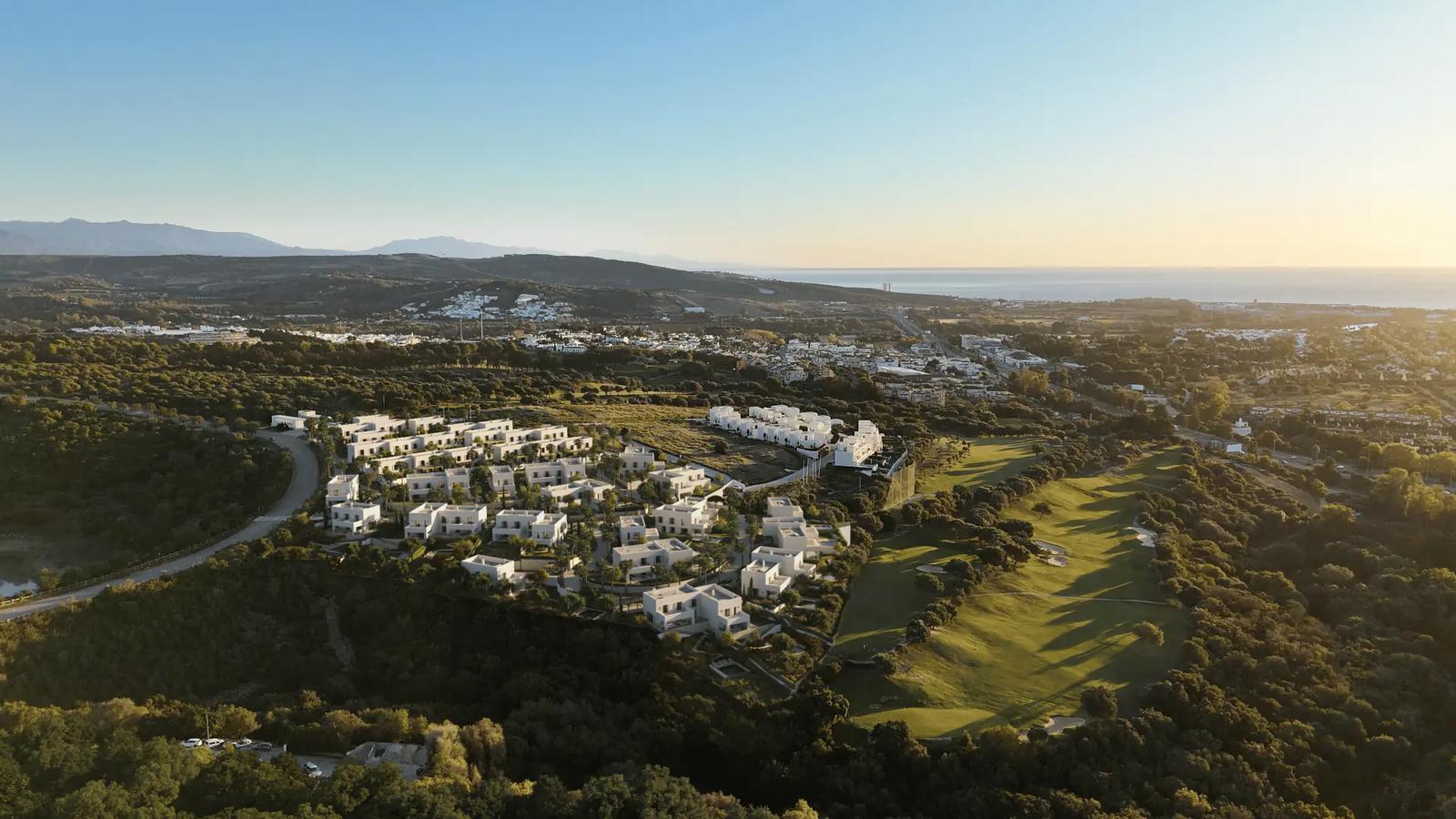 Villas with Private Pools Next to the Golf Course · Photo 6
