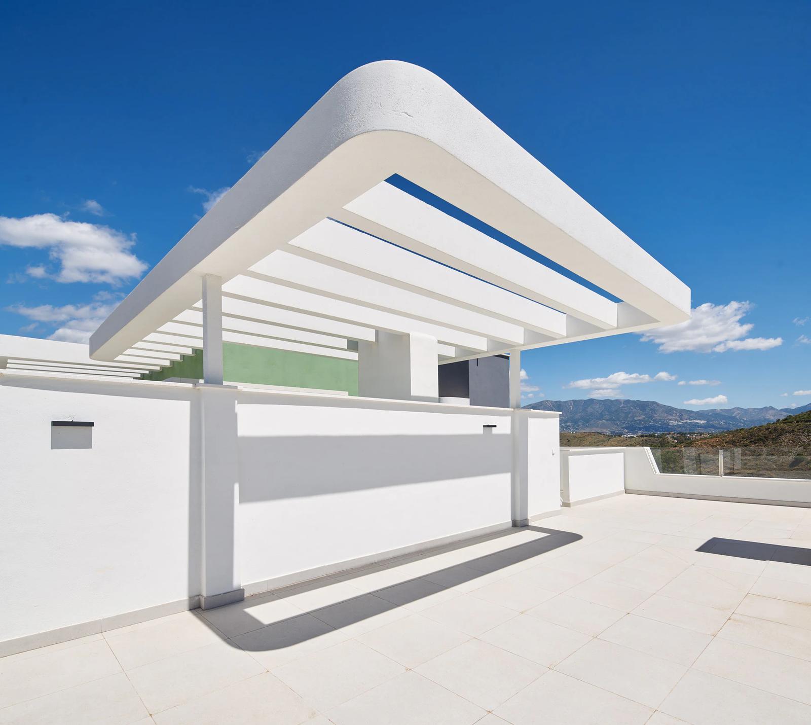 Frontline Golf Apartments with Sea Views · Photo 14