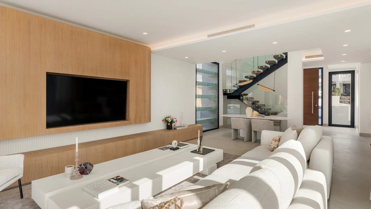Frontline Golf Villas with Sea Views · Photo 3