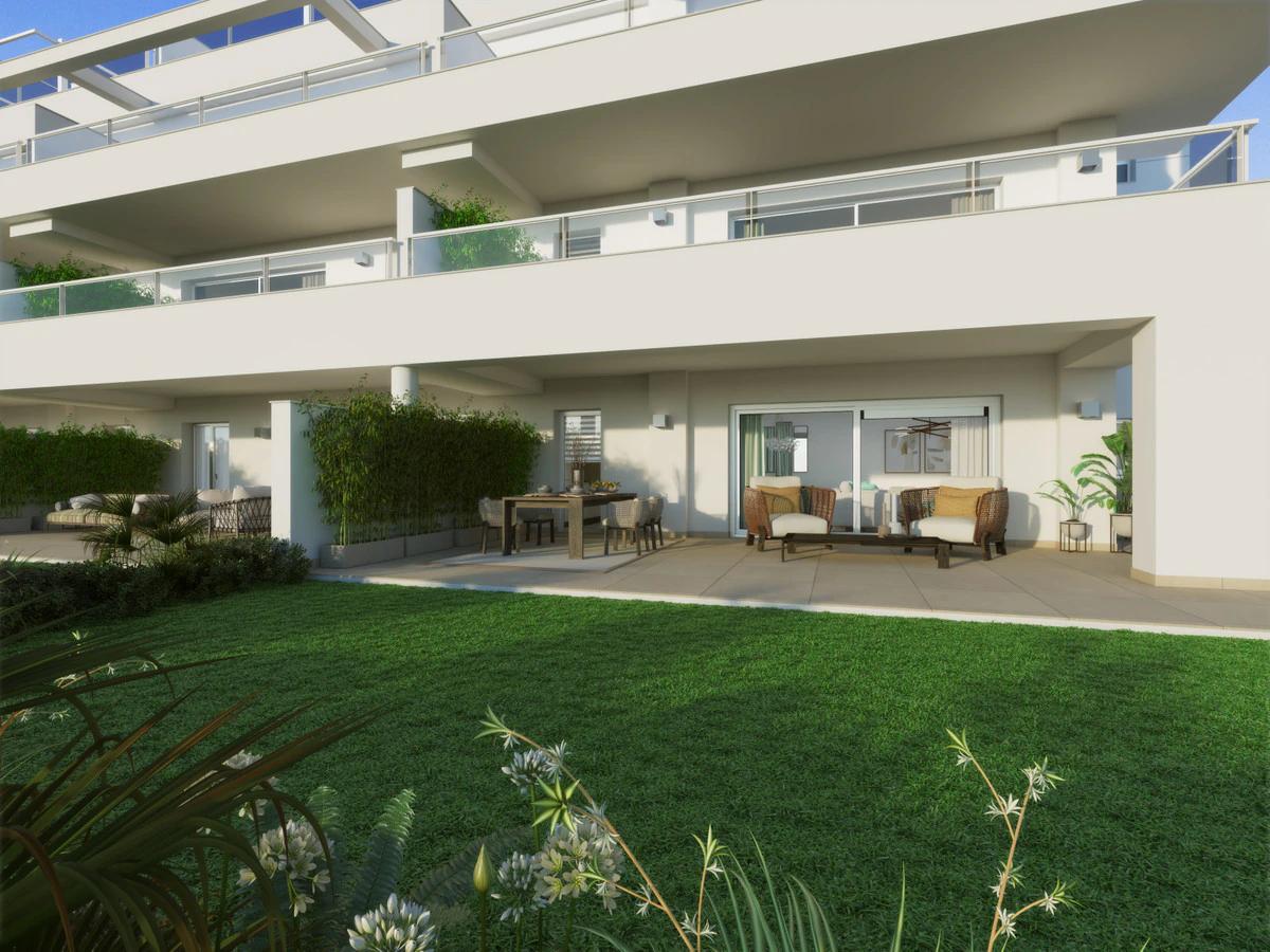 Golf-View Apartments with Large · Photo 3