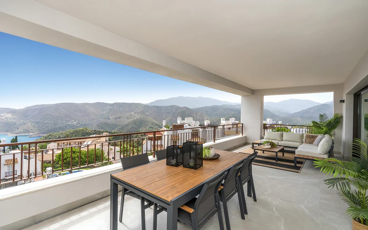 Apartments with Sea Views and Large Terraces, Istán