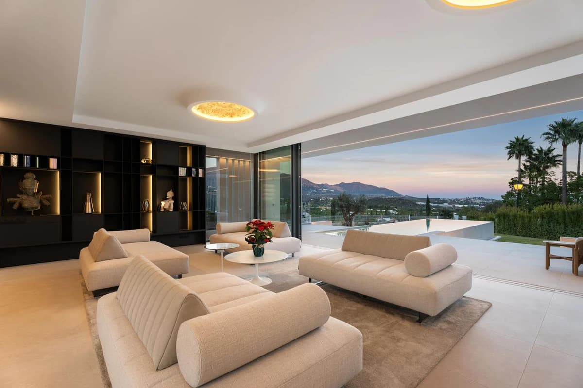 Villas with Expansive Private Gardens · Photo 7