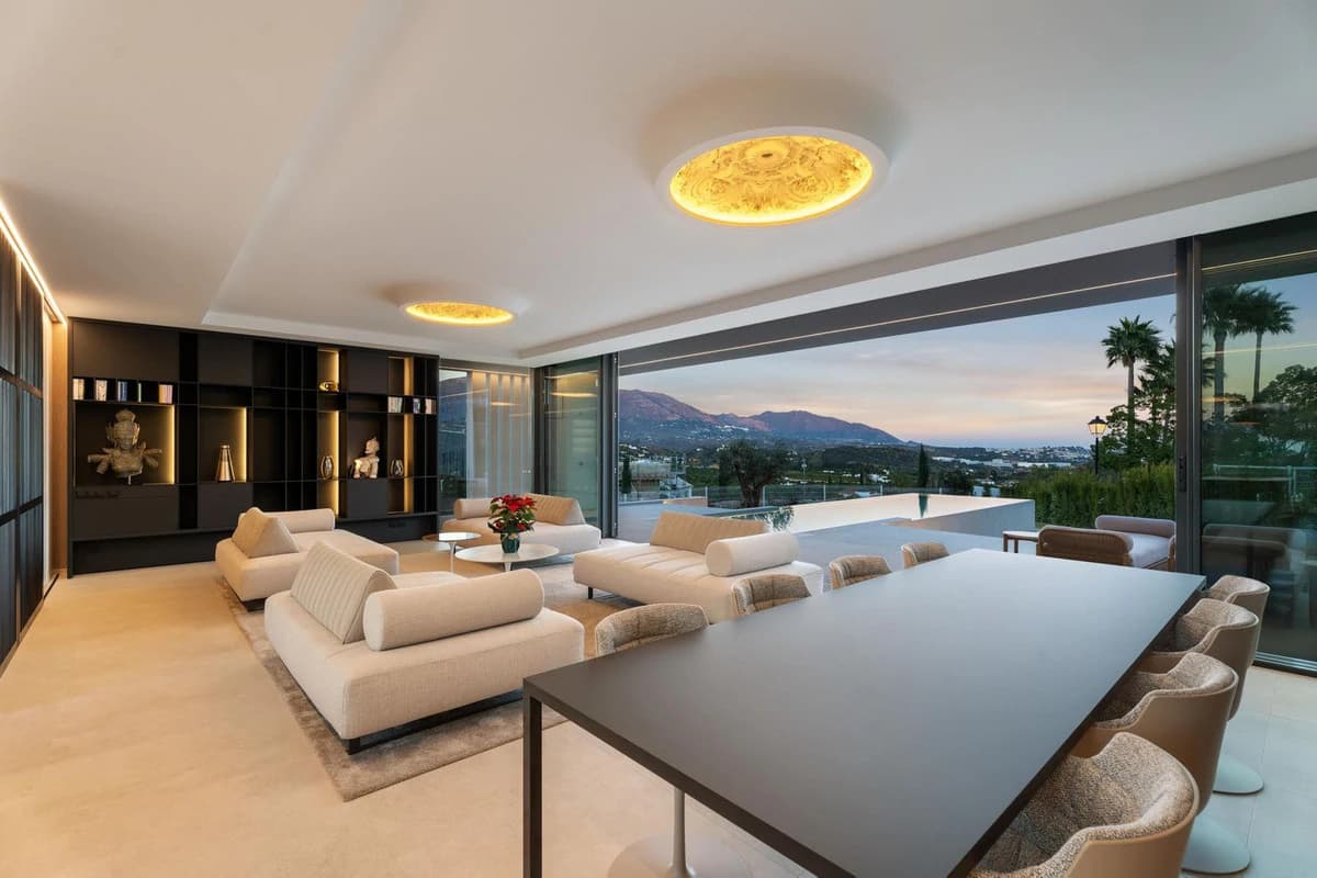 Villas with Expansive Private Gardens · Photo 10