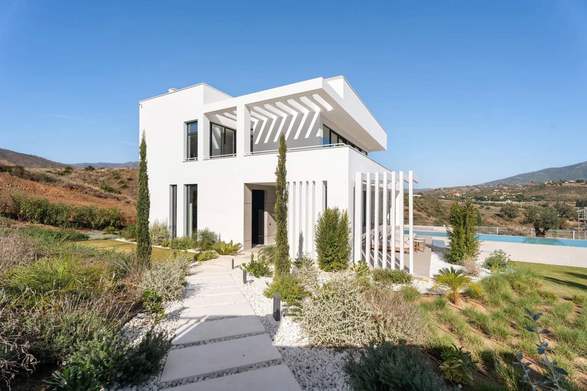 Villas with Expansive Private Gardens · Photo 24