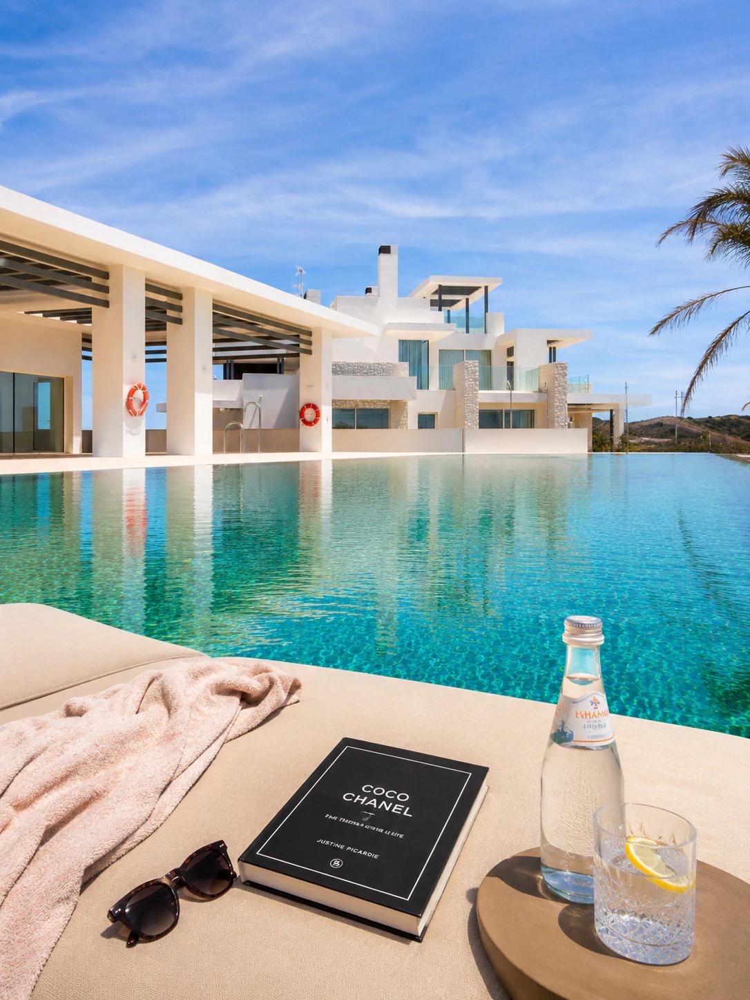 Beachside Apartments with Nature Trails, Marbella