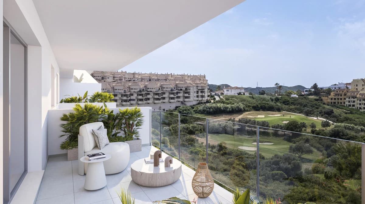 Frontline Golf Apartments with Pool, Manilva