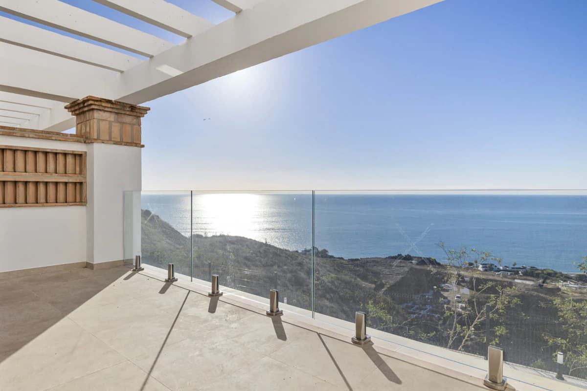 Terraced Townhouses with Communal Pool, Torrox