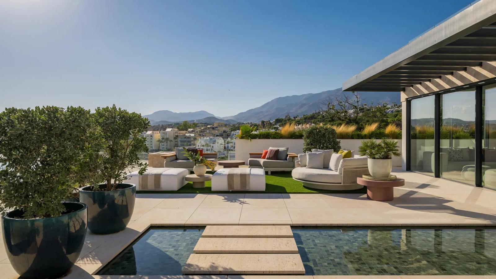 Beachfront Villas with Sea Views · Photo 4