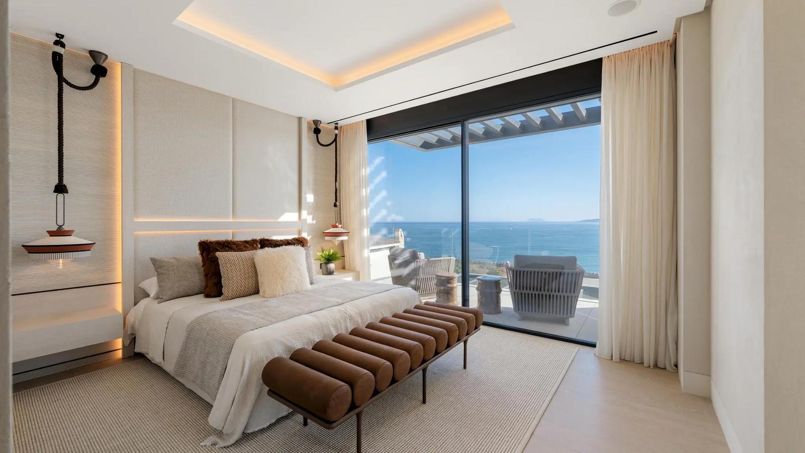 Beachfront Villas with Sea Views · Photo 8
