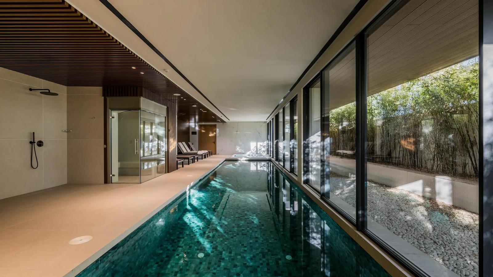 Beachfront Villas with Sea Views · Photo 11