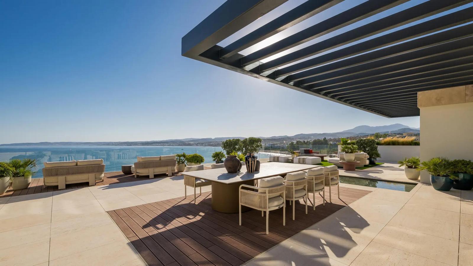 Beachfront Villas with Sea Views · Photo 2