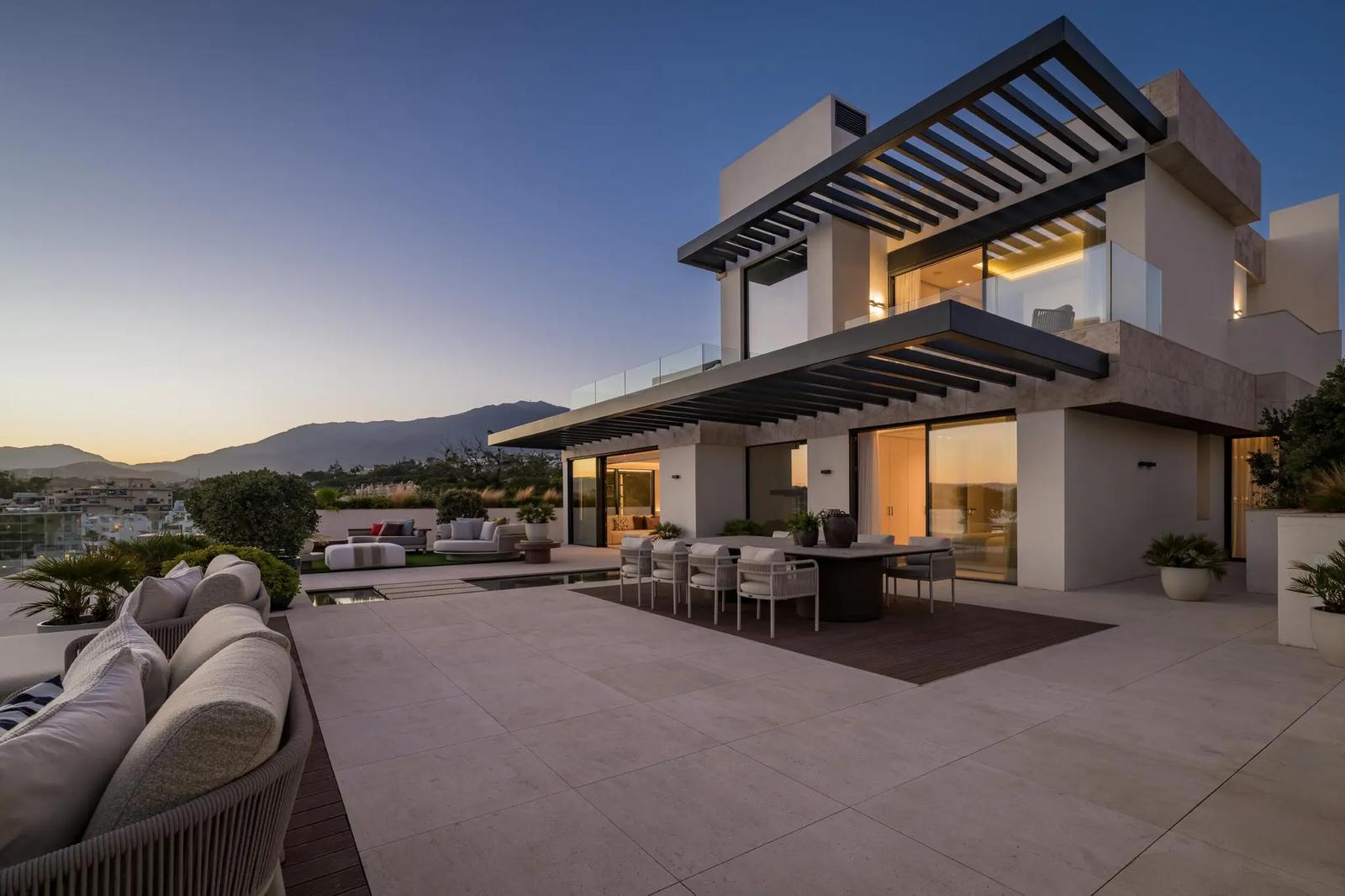 Beachfront Villas with Sea Views, Estepona
