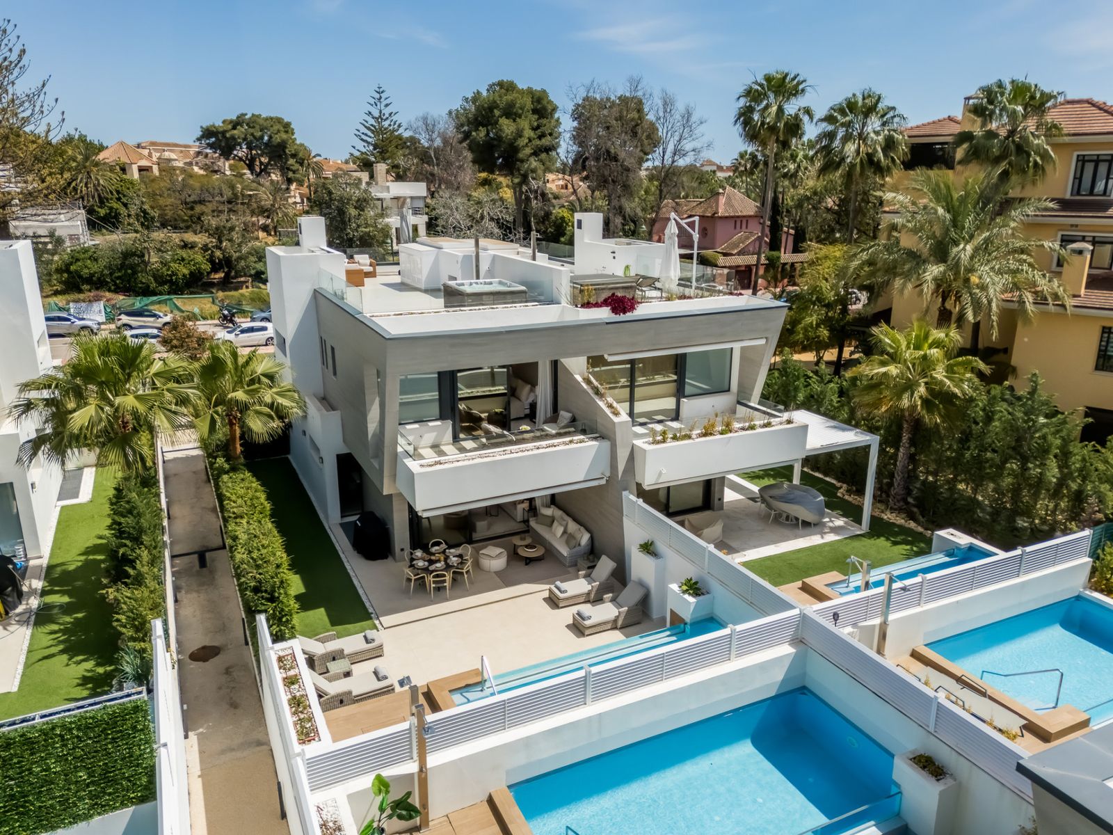 Semi-Detached Villa near Puerto Banús