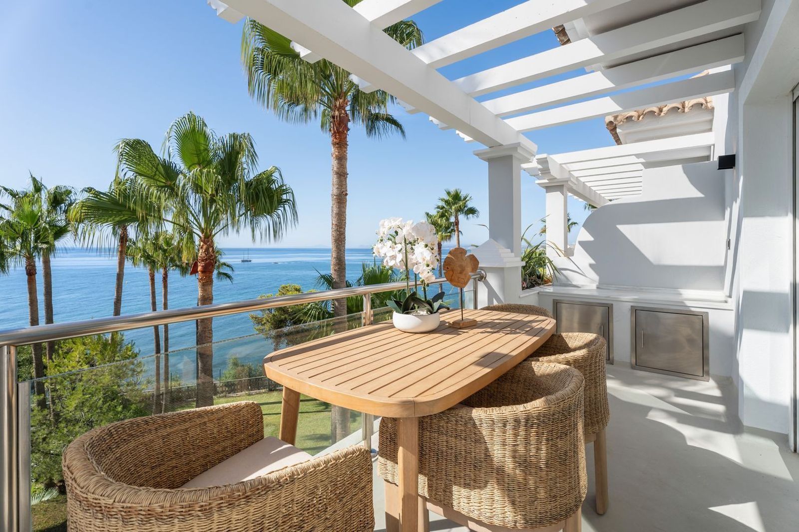 Beachfront Penthouse with Sea Views