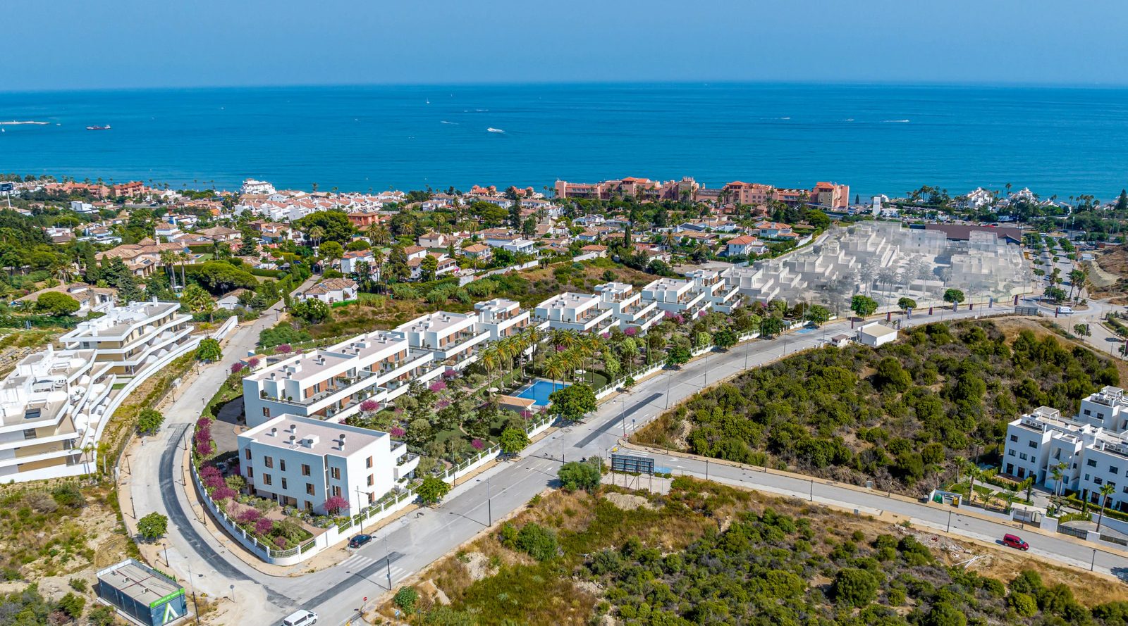 Apartments with Tropical Garden near The Beach · Photo 22