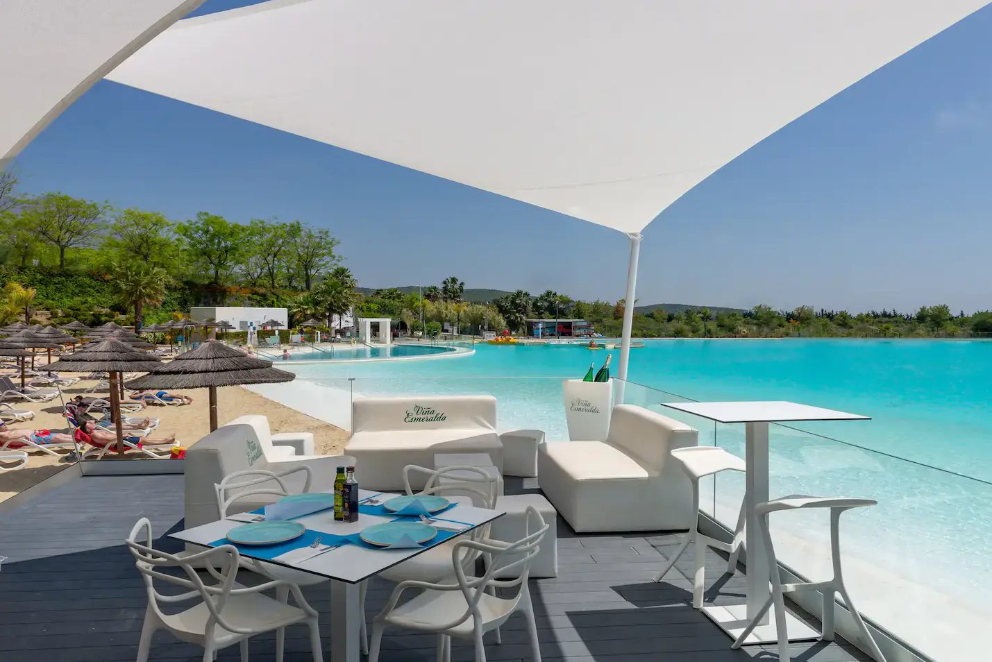 Luxury Apartments with Lagoon Access · Photo 25
