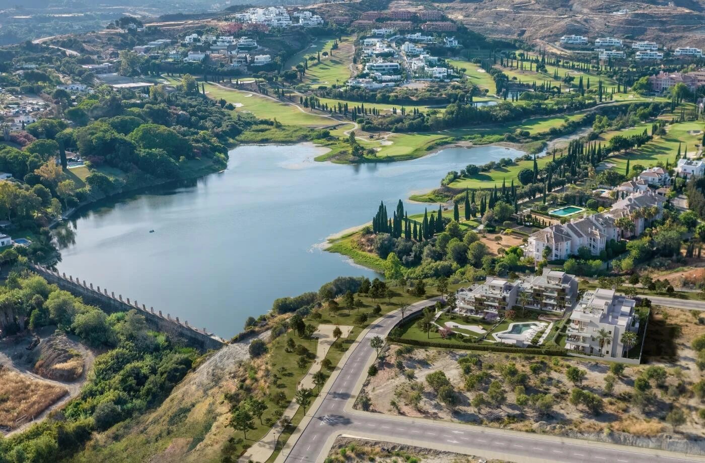 Apartments near Golf with Lake Views · Photo 9
