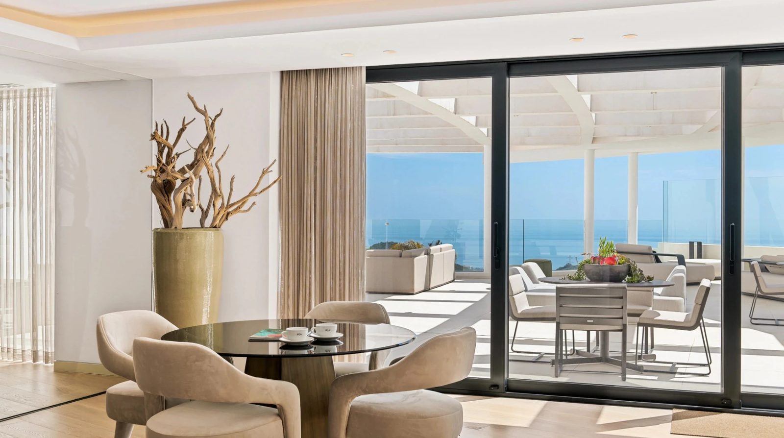 Luxury Villas with Panoramic Views · Photo 22
