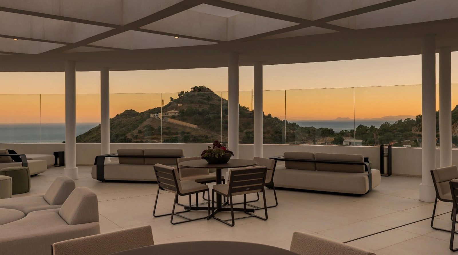 Luxury Villas with Panoramic Views · Photo 28