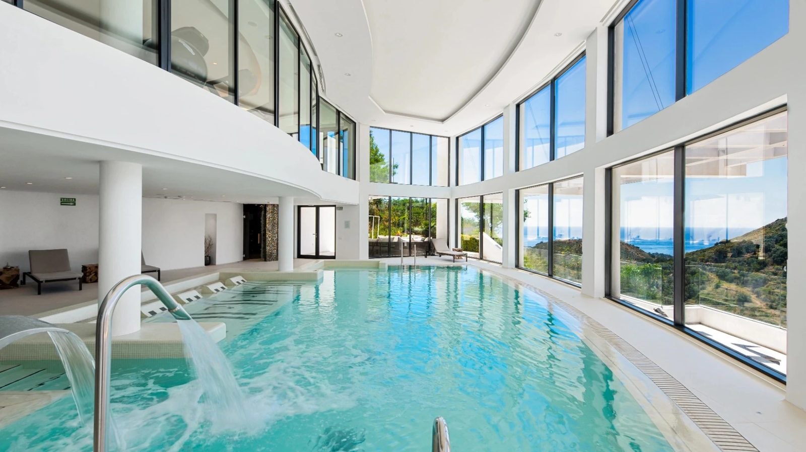 Luxury Villas with Panoramic Views · Photo 27