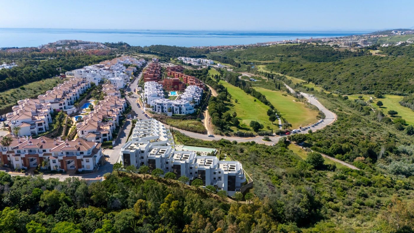 Apartments with Sea and Golf Views · Photo 15