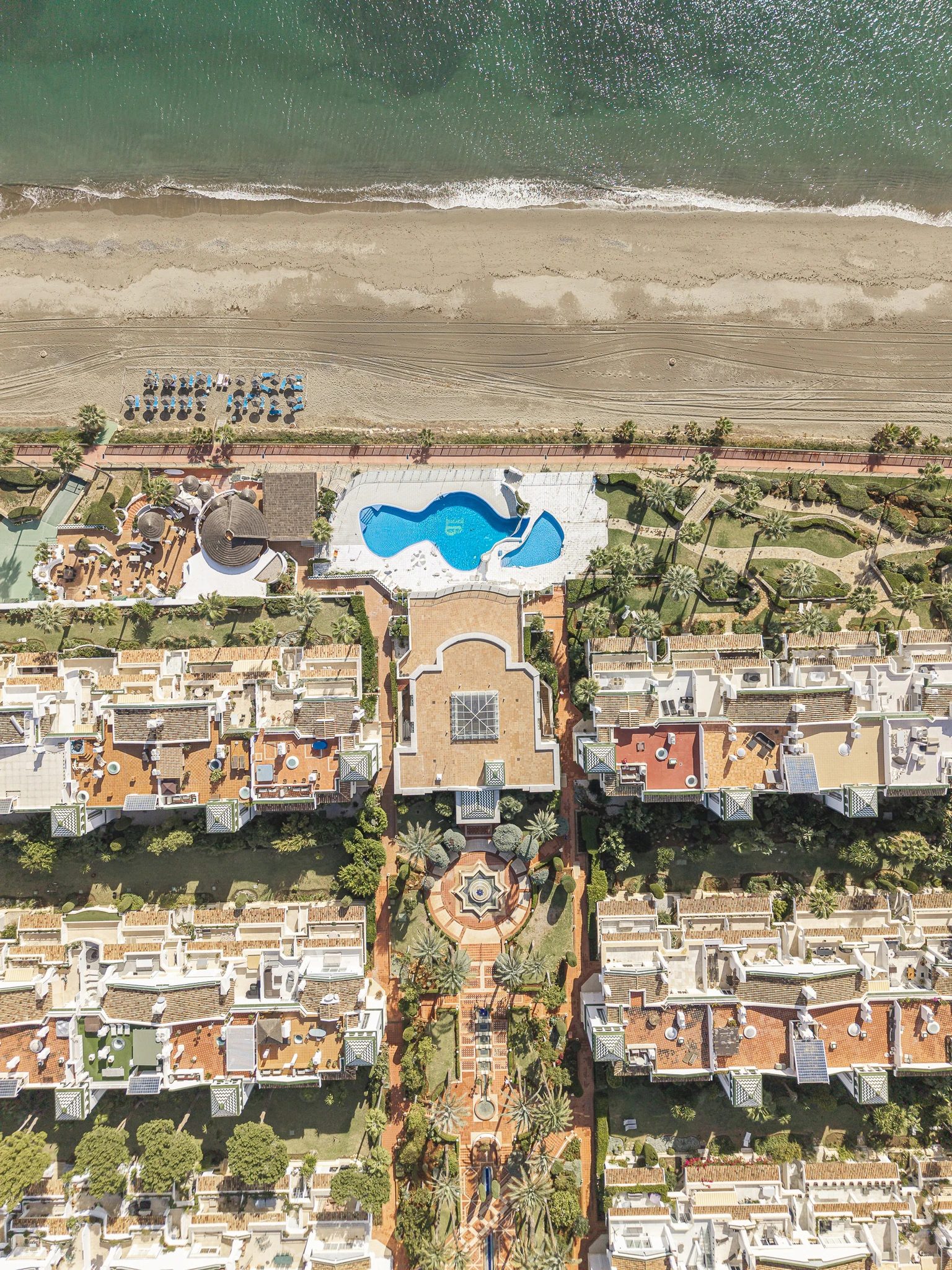 Penthouse przy plaży z prywatnym tarasem na dachu · Zdjęcie 13