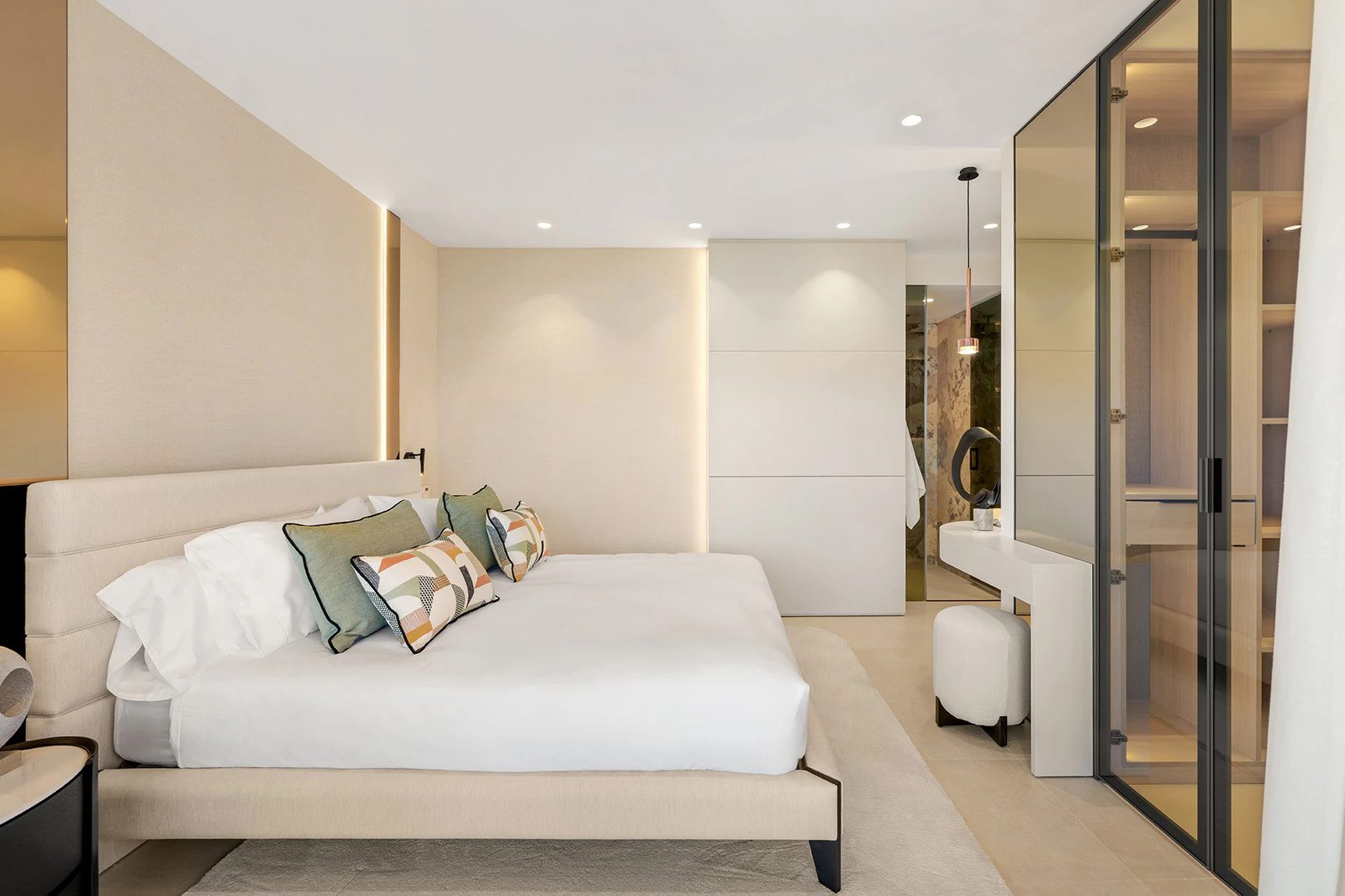 Zrekonstruovaný apartmán u pláže se třemi terasami · Fotografie 21