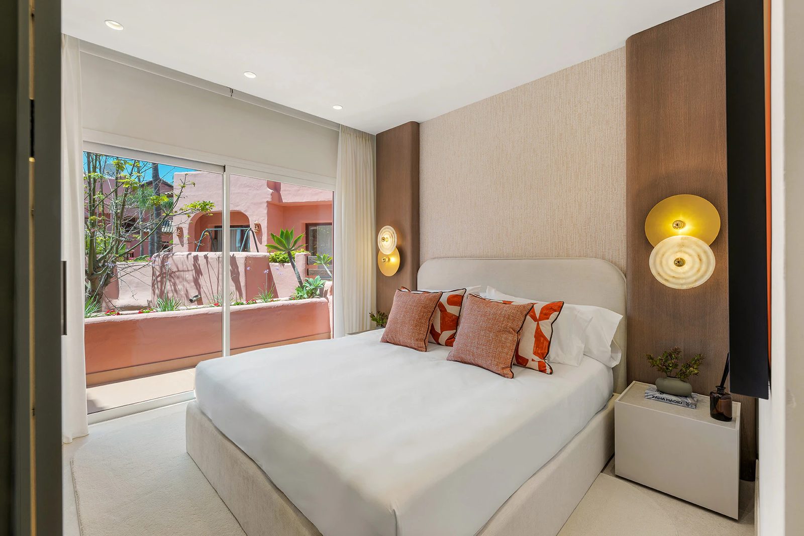Zrekonstruovaný apartmán u pláže se třemi terasami · Fotografie 22