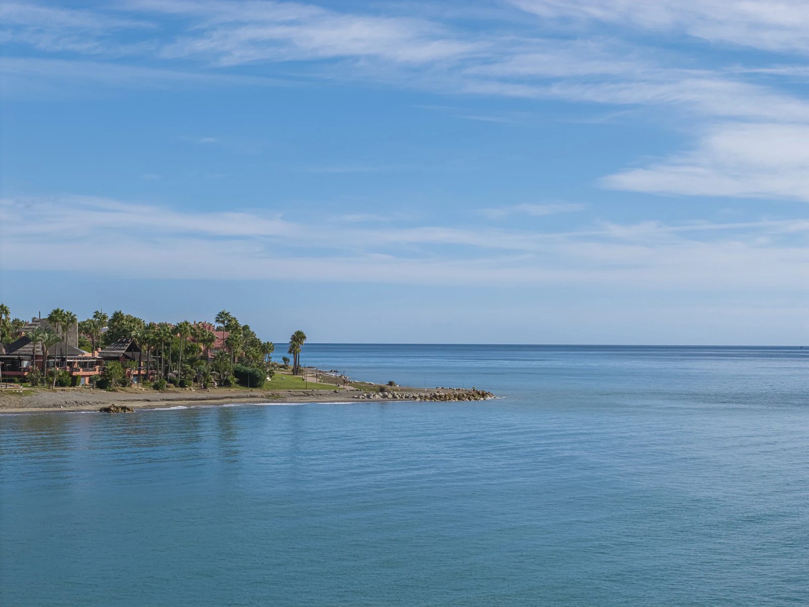 Odnowiony apartament przy plaży z dużym tarasem · Zdjęcie 20