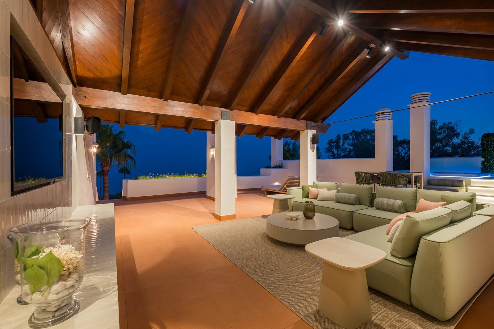 Penthouse u pláže se střešní terasou · Fotografie 57
