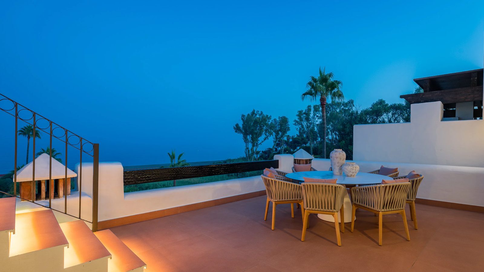 Penthouse u pláže se střešní terasou · Fotografie 55